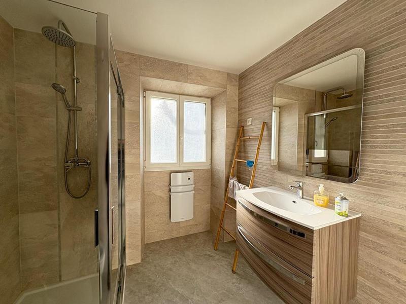 Maison - 233 m² - 8 pièces