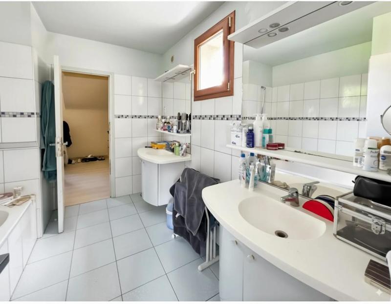 Maison - 213 m² - 6 pièces