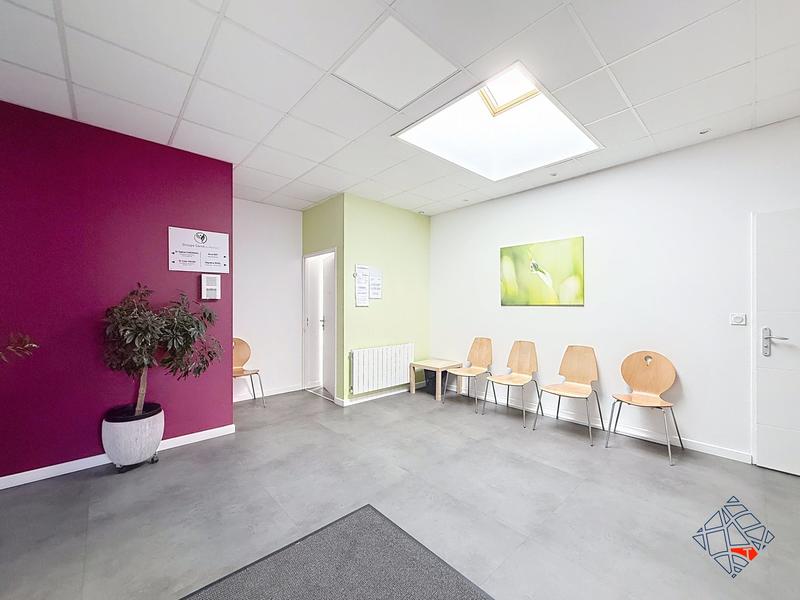 Local d'activités - 150 m² - 6 pièces