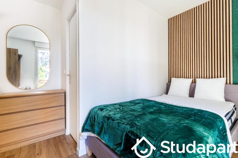 Chambre - 13 m² - 1 pièce