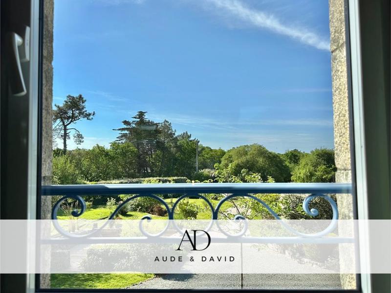 Maison - 340 m² - 15 pièces