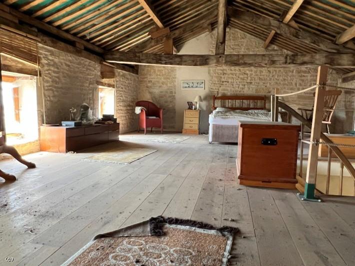 Maison ancienne - 167 m² - 8 pièces