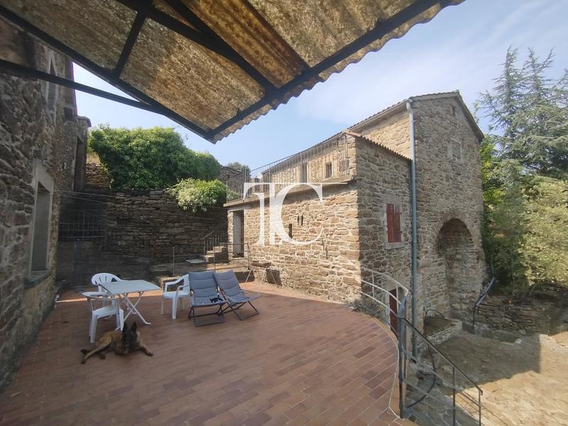 Maison en pierre - 90 m² - 5 pièces