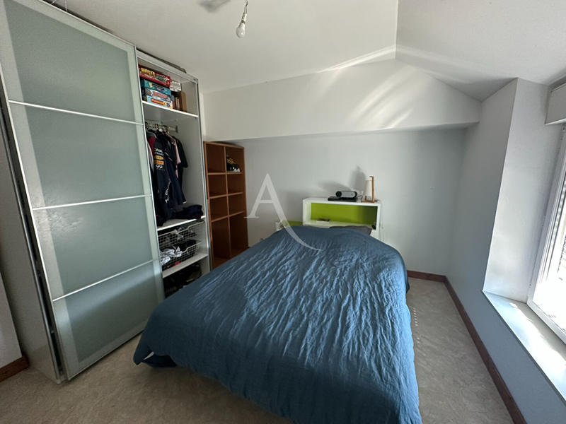 Maison - 257 m² - 12 pièces