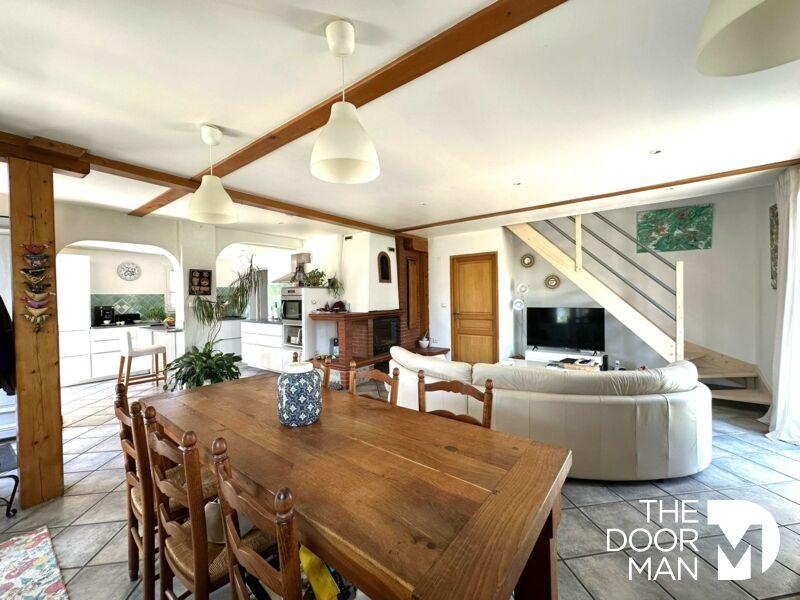 Maison - 138 m² - 5 pièces