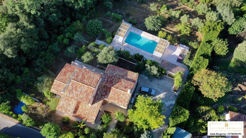 Maison - 185 m² - 5 pièces