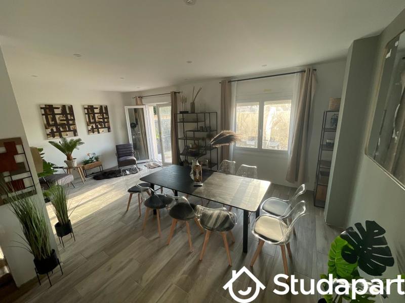 Chambre - 234 m² - 1 pièce