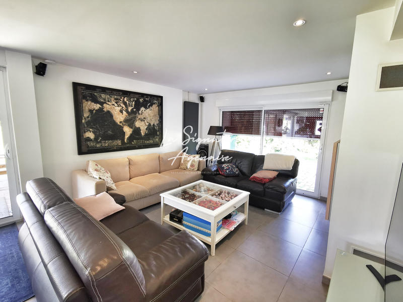 Maison - 223 m² - 9 pièces