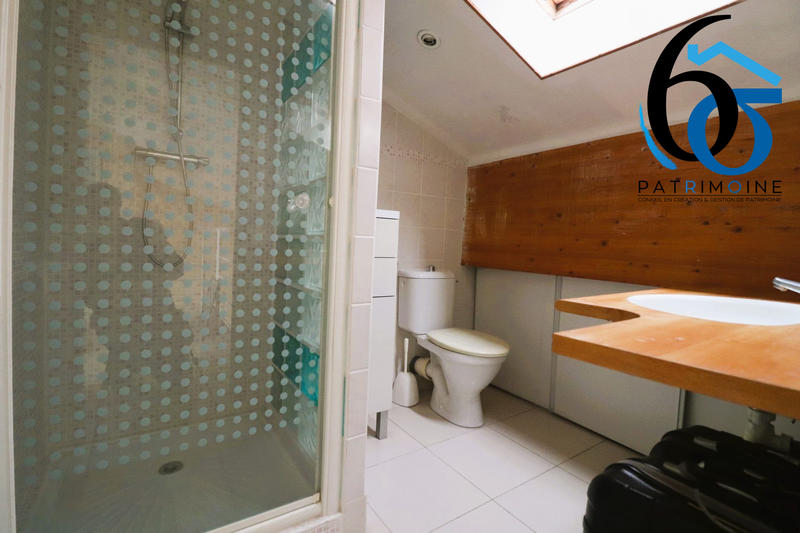 Maison - 216 m² - 8 pièces