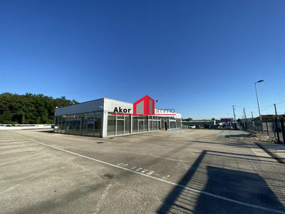 Local commercial - 813 m²