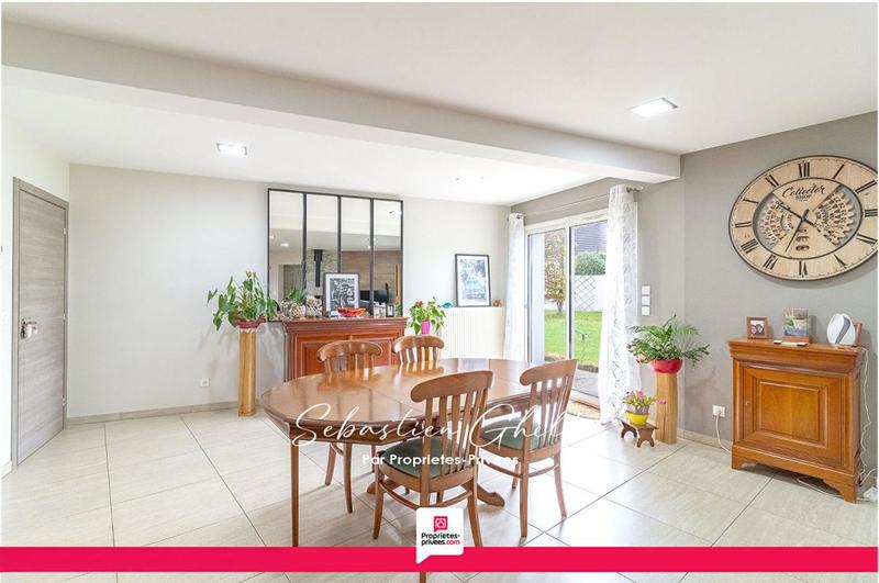 Maison - 220 m² - 8 pièces