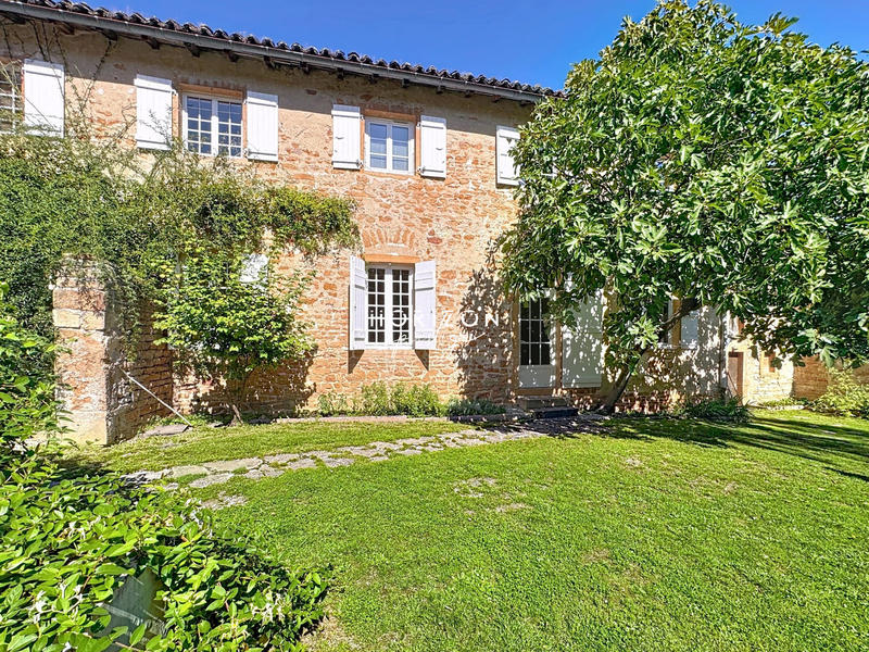 Maison ancienne - 305 m² - 12 pièces