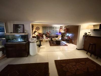 Villa - 211 m² - 6 pièces