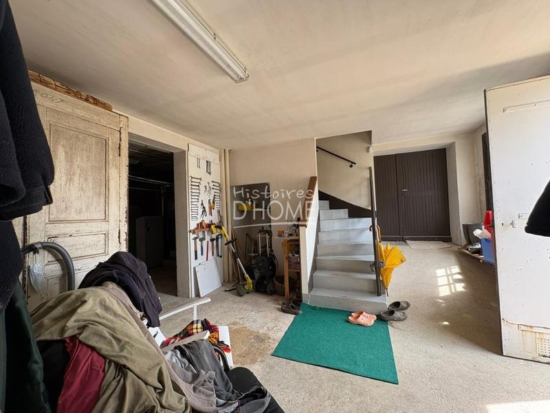 Maison - 250 m² - 8 pièces