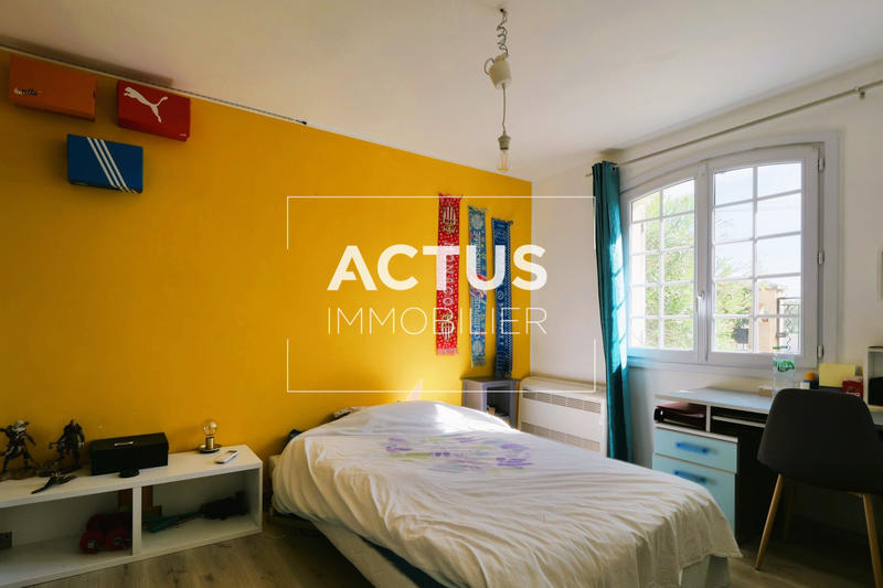 Maison - 227 m² - 10 pièces