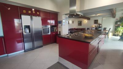 Maison - 300 m² - 9 pièces