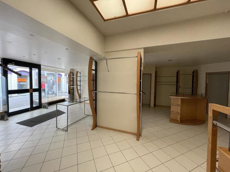 Local commercial - 101 m²