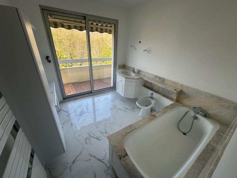 Appartement - 121 m² - 3 pièces