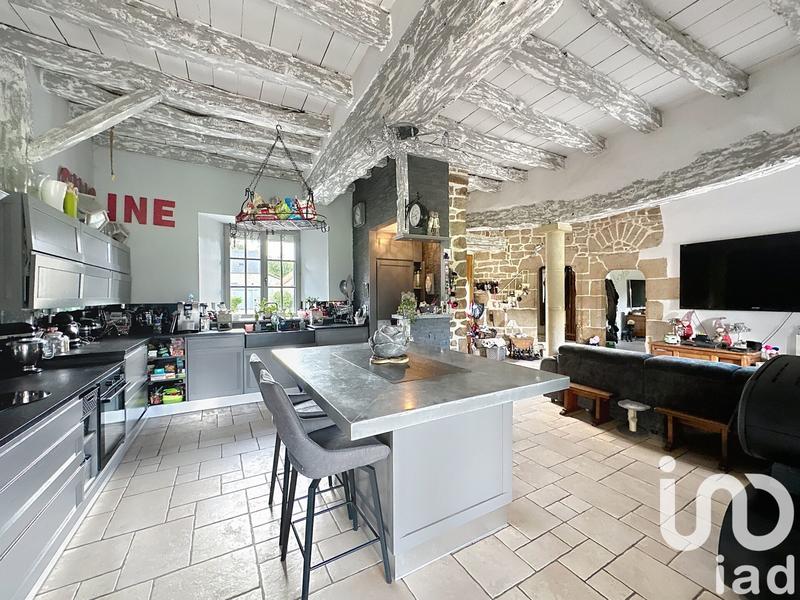 Maison - 312 m² - 8 pièces