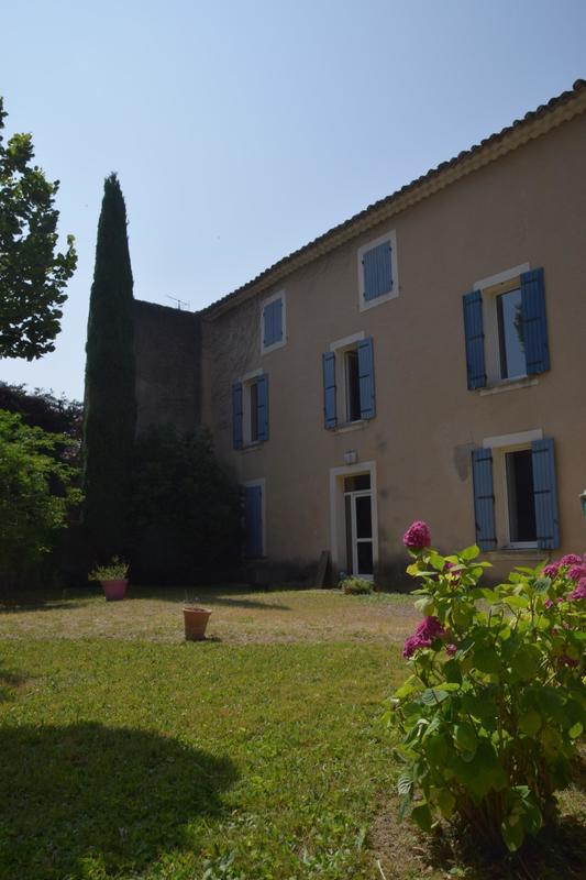 Maison - 280 m² - 8 pièces