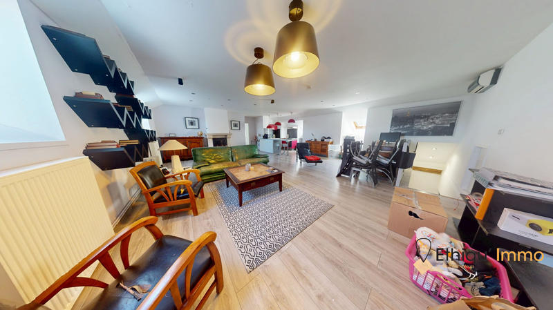 Maison - 390 m² - 20 pièces