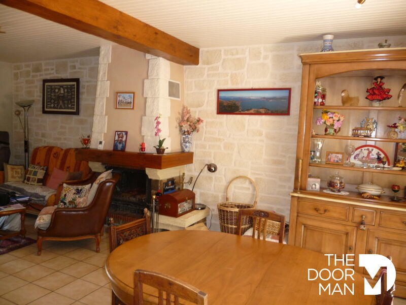 Demeure - 201 m² - 6 pièces