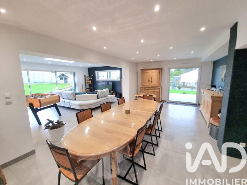 Maison - 185 m² - 9 pièces