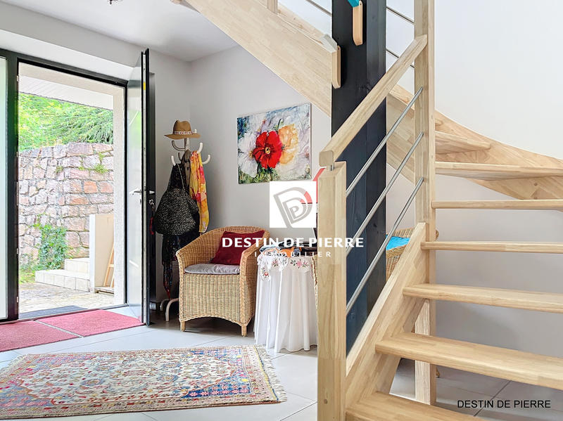 Maison - 202 m² - 4 pièces