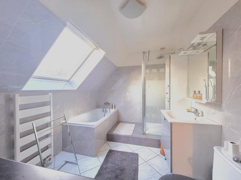 Maison - 142 m² - 7 pièces