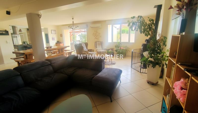 Maison - 247 m² - 9 pièces