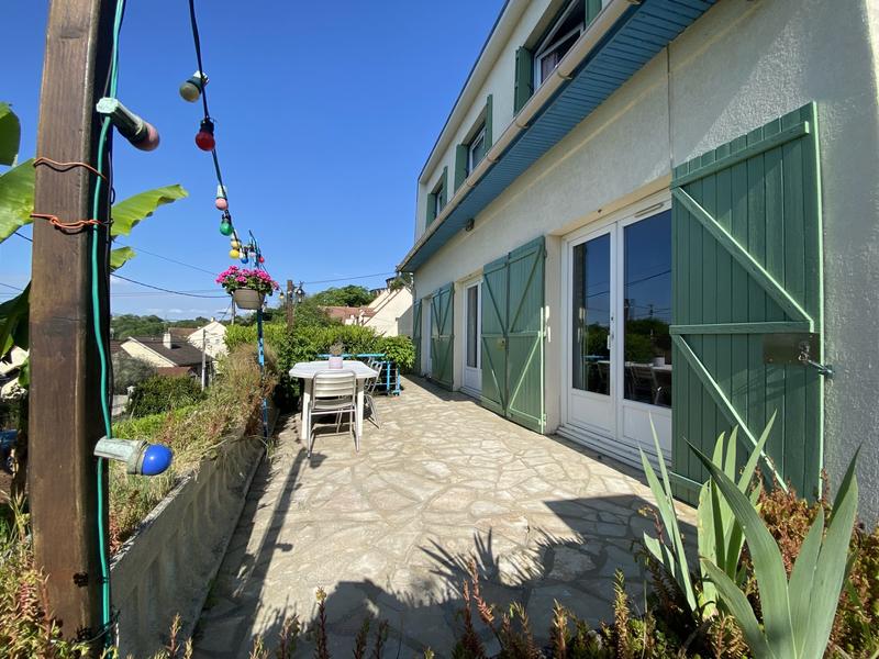 Maison traditionnelle - 141 m² - 7 pièces