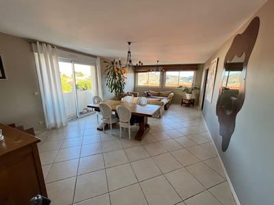 Villa - 210 m² - 5 pièces