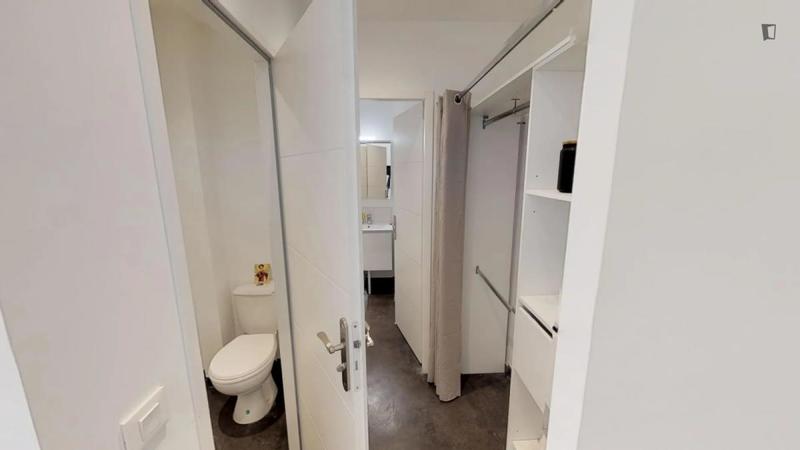 Chambre - 12 m² - 5 pièces