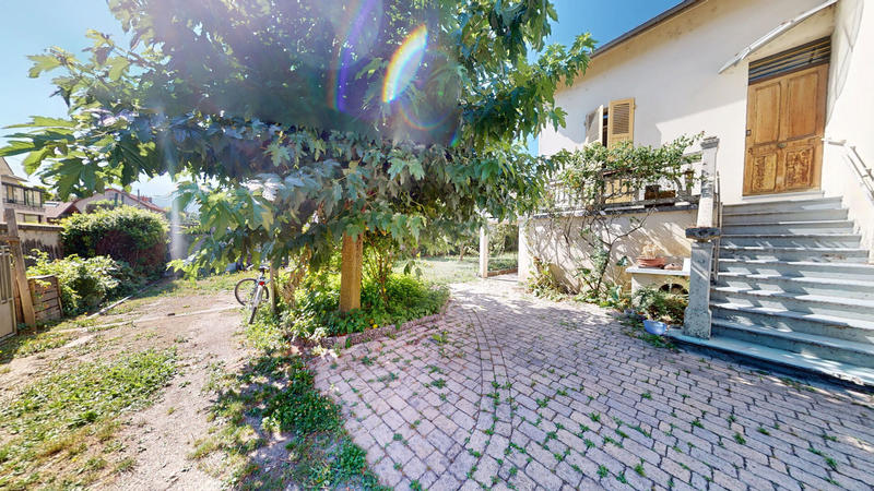 Maison - 250 m² - 5 pièces