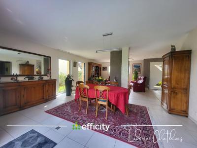 Maison - 172 m² - 5 pièces