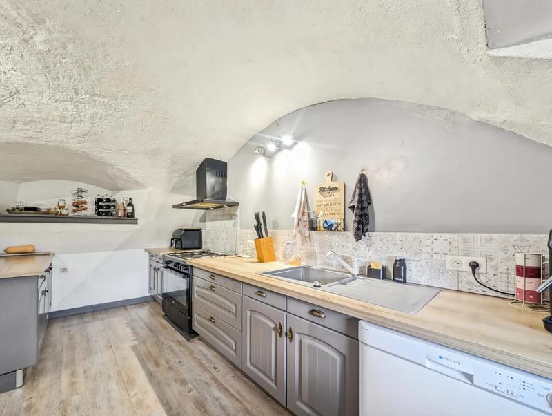 Corps de ferme - 340 m² - 12 pièces