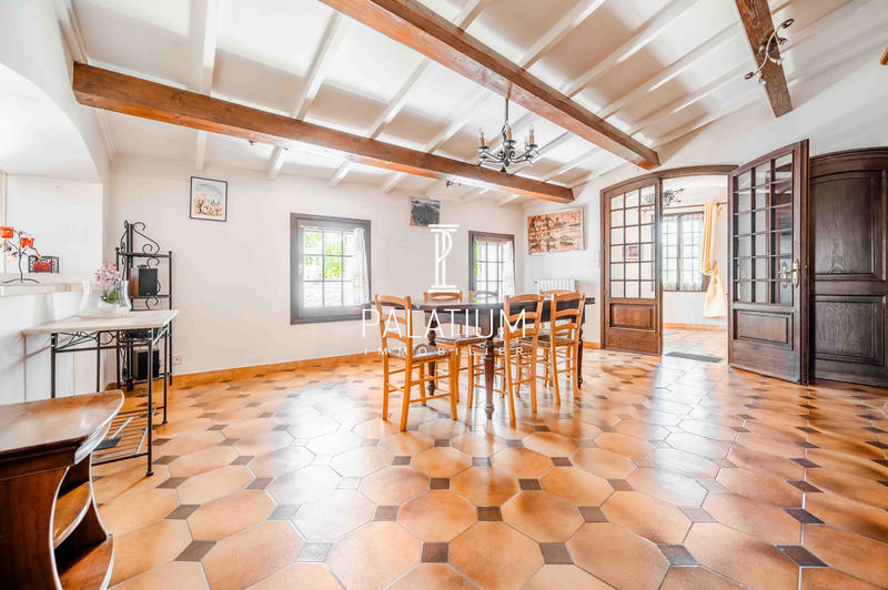 Château - 469 m² - 9 pièces