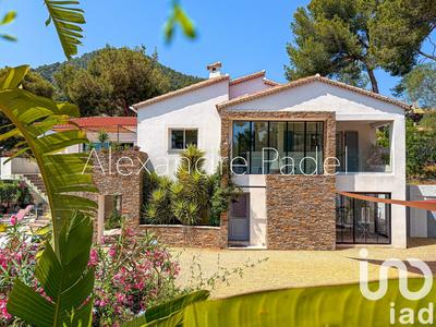 Maison - 270 m² - 10 pièces