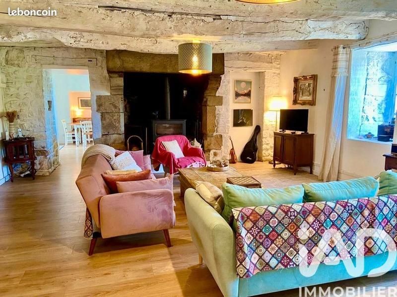 Maison - 213 m² - 7 pièces