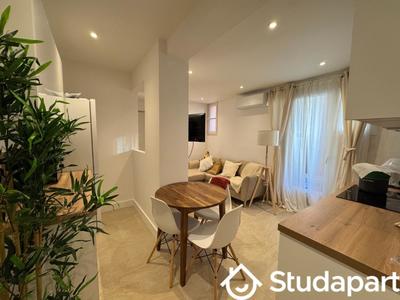 Chambre - 9 m² - 1 pièce