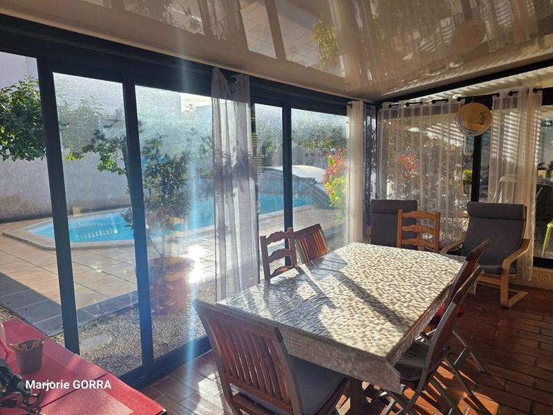 Maison - 98 m² - 4 pièces