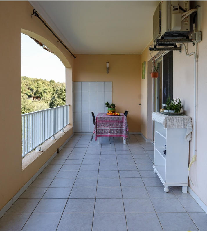 Villa - 270 m² - 10 pièces