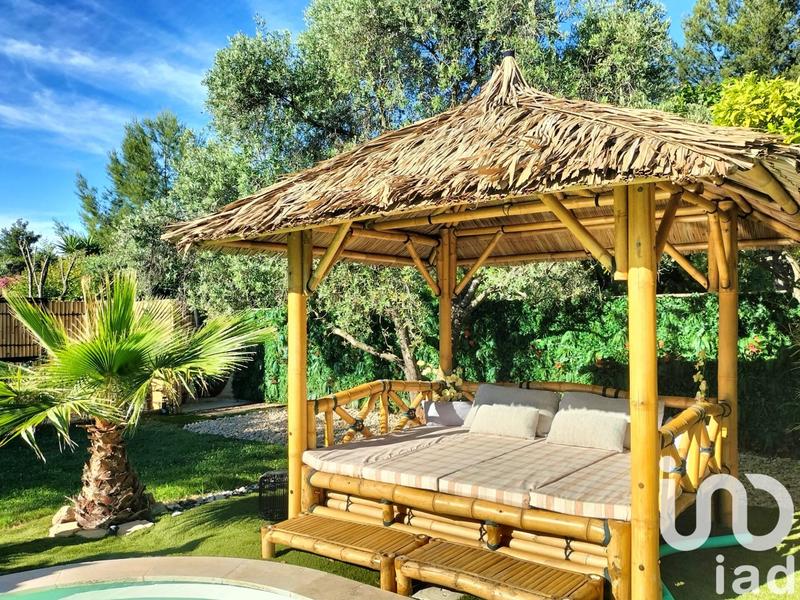 Maison - 202 m² - 5 pièces