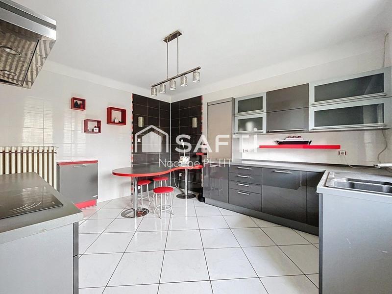 Maison - 135 m² - 7 pièces