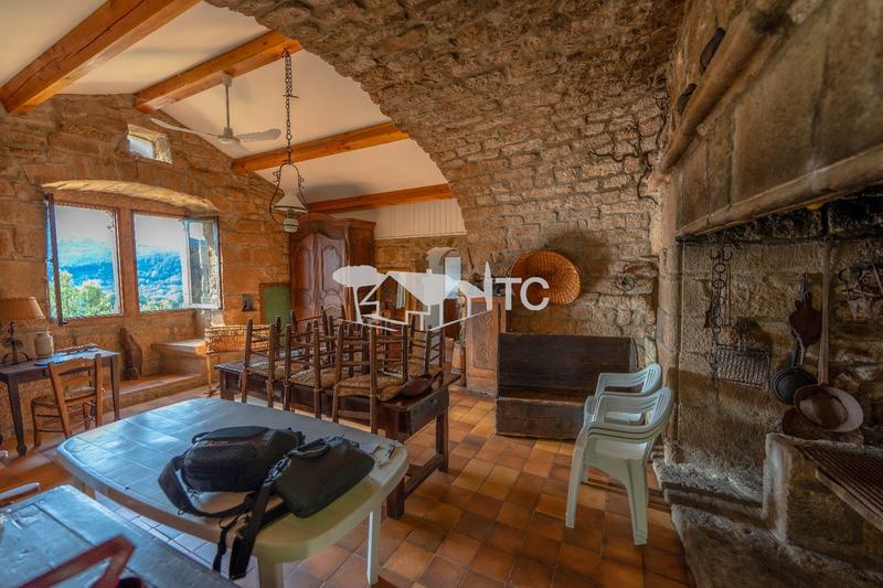 Maison en pierre - 64 m² - 4 pièces