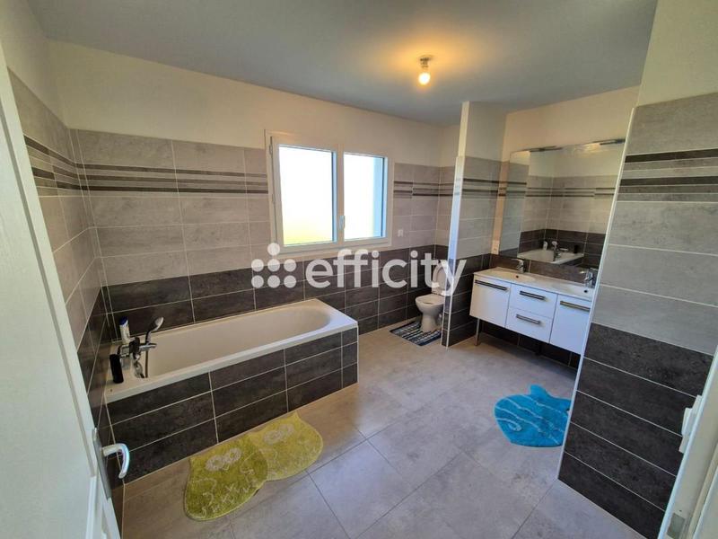 Maison - 163 m² - 5 pièces