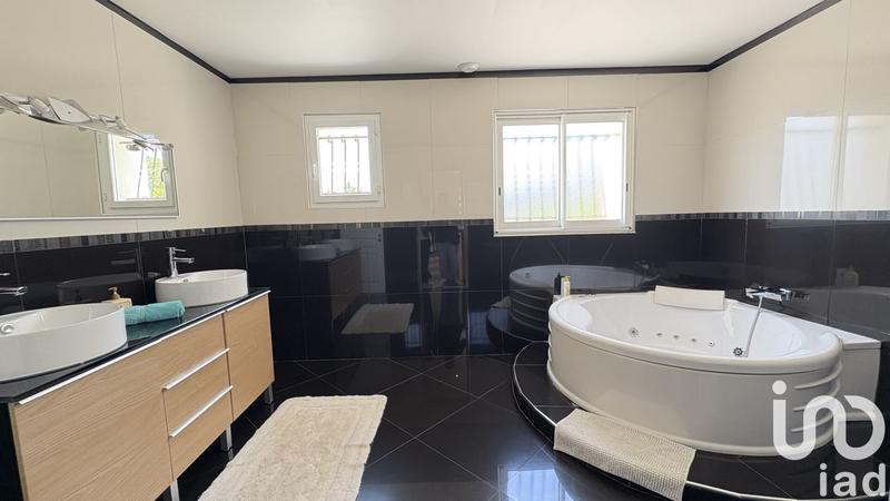 Maison - 265 m² - 6 pièces