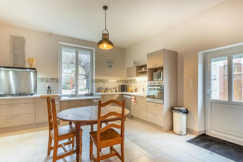 Propriété - 560 m² - 12 pièces