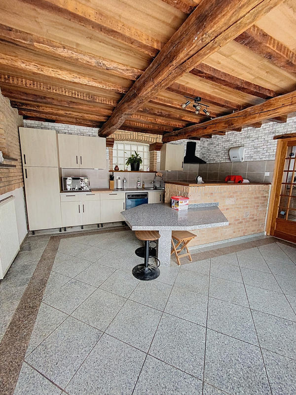 Maison - 220 m² - 9 pièces