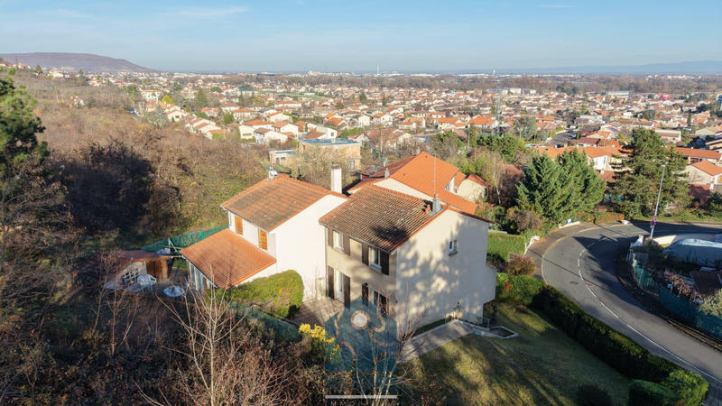 Maison - 94 m² - 4 pièces